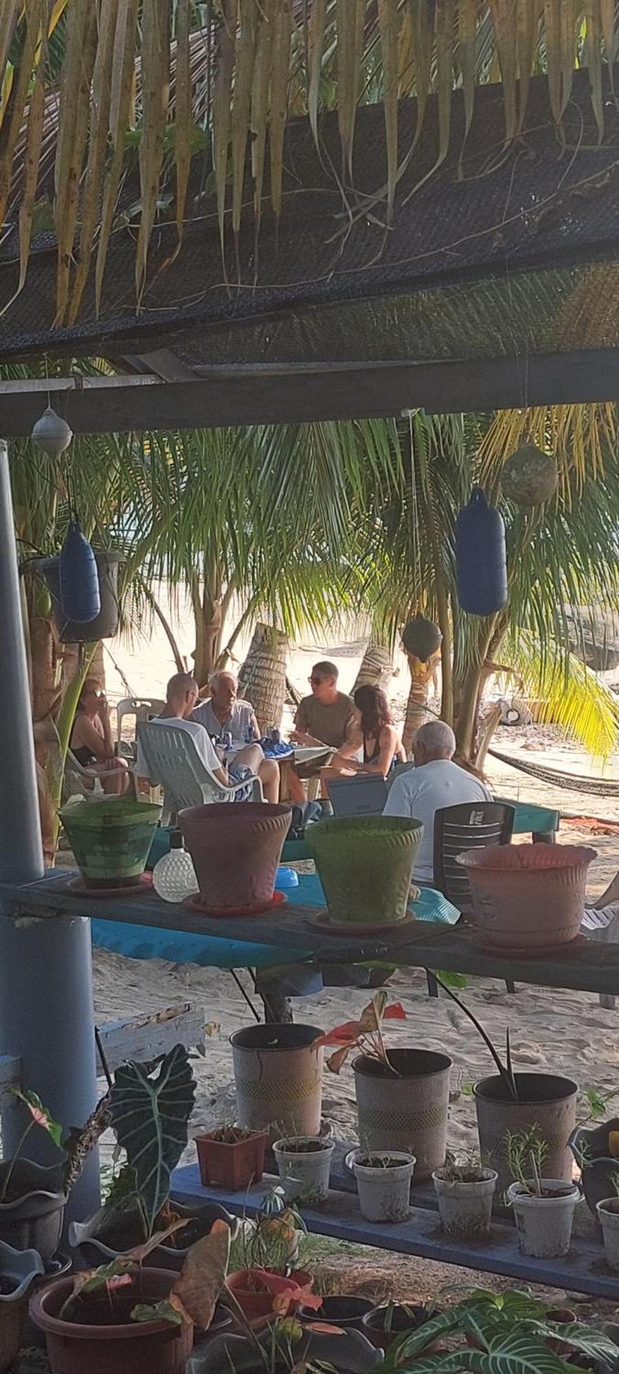 Ella'S Place Salang Tioman Kampong Ayer Batang Ngoại thất bức ảnh