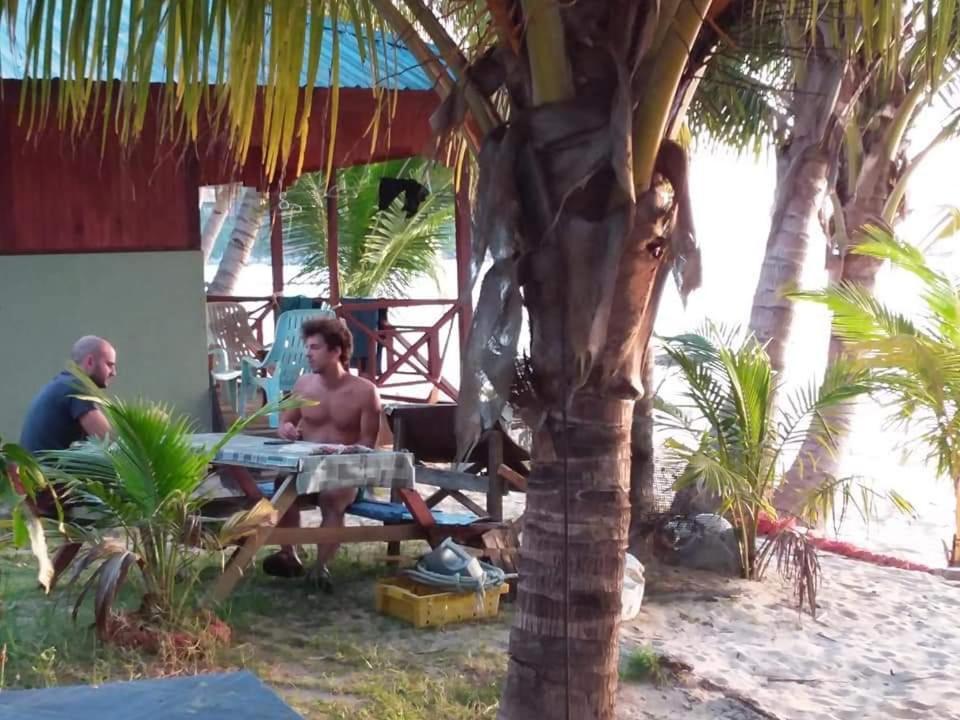 Ella'S Place Salang Tioman Kampong Ayer Batang Ngoại thất bức ảnh