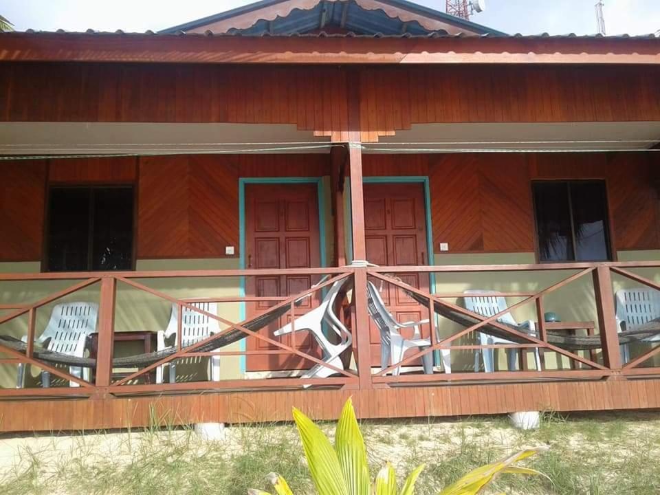 Ella'S Place Salang Tioman Kampong Ayer Batang Ngoại thất bức ảnh