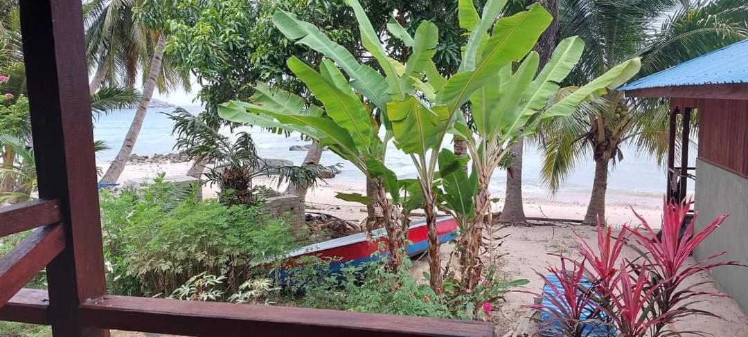 Ella'S Place Salang Tioman Kampong Ayer Batang Phòng bức ảnh