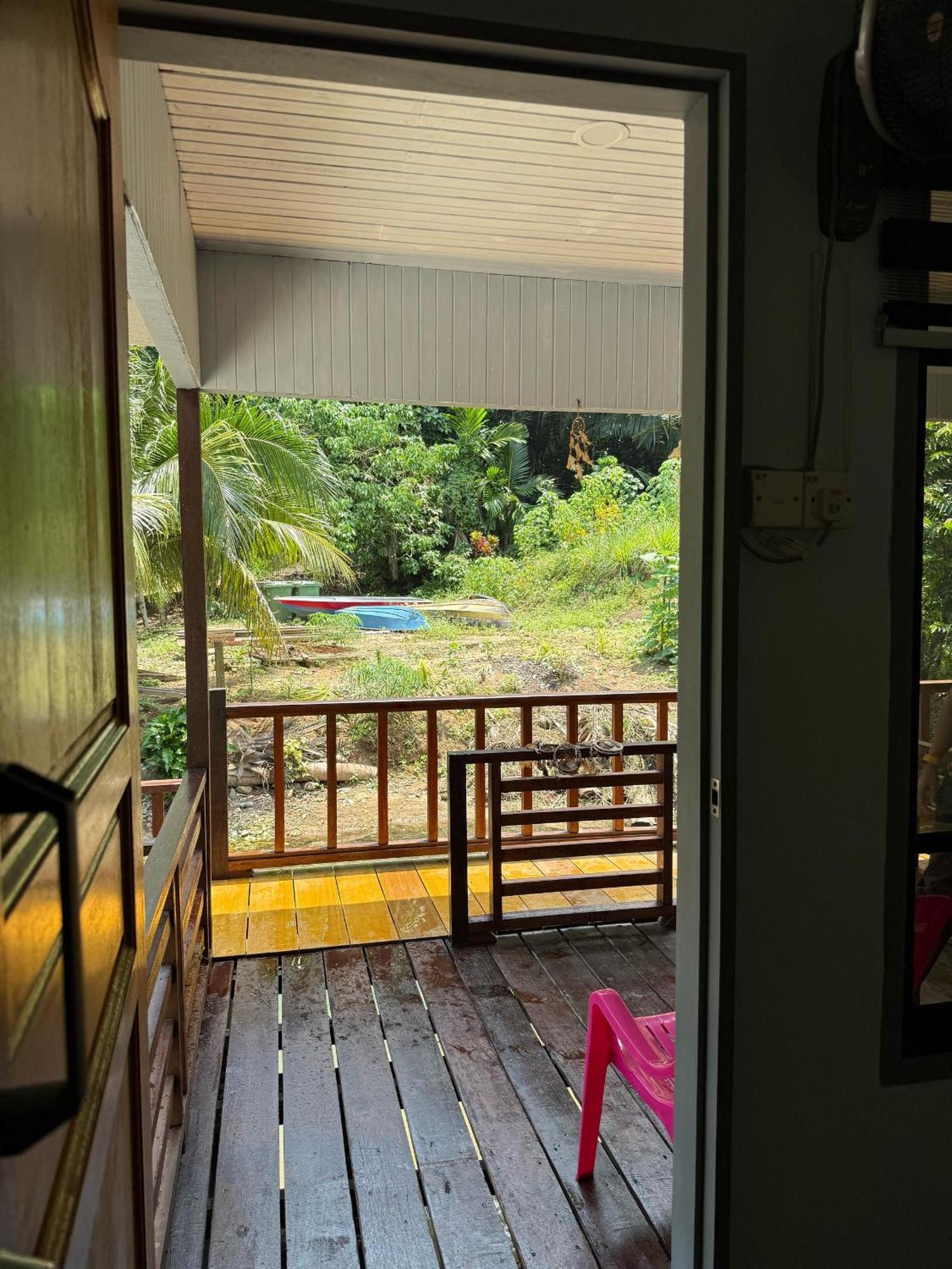 Ella'S Place Salang Tioman Kampong Ayer Batang Ngoại thất bức ảnh